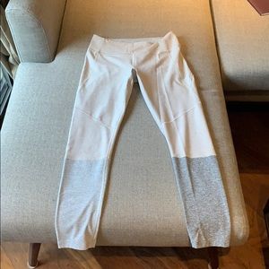 Outdoor Voices - like new! - leggings size M